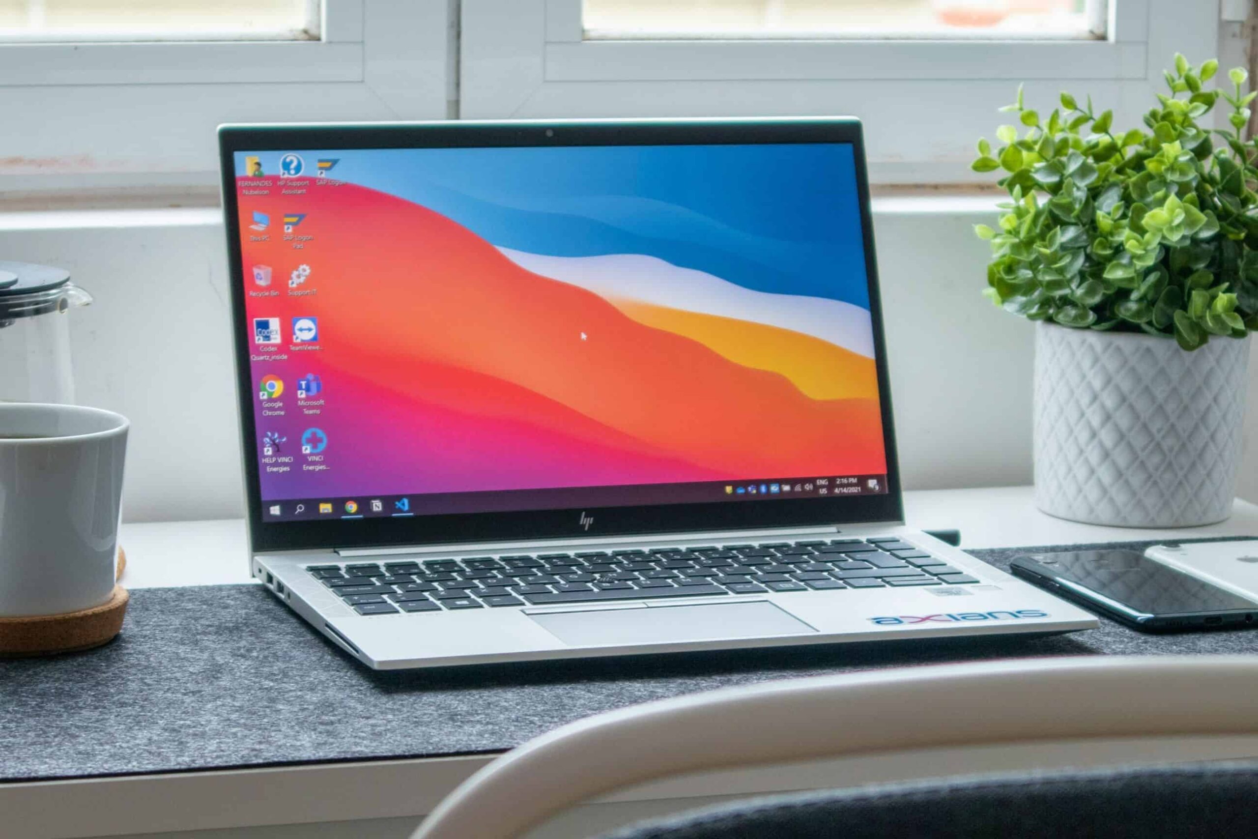 Technik IT POMOC pri oprave notebooku HP v servisnom stredisku v Bratislave