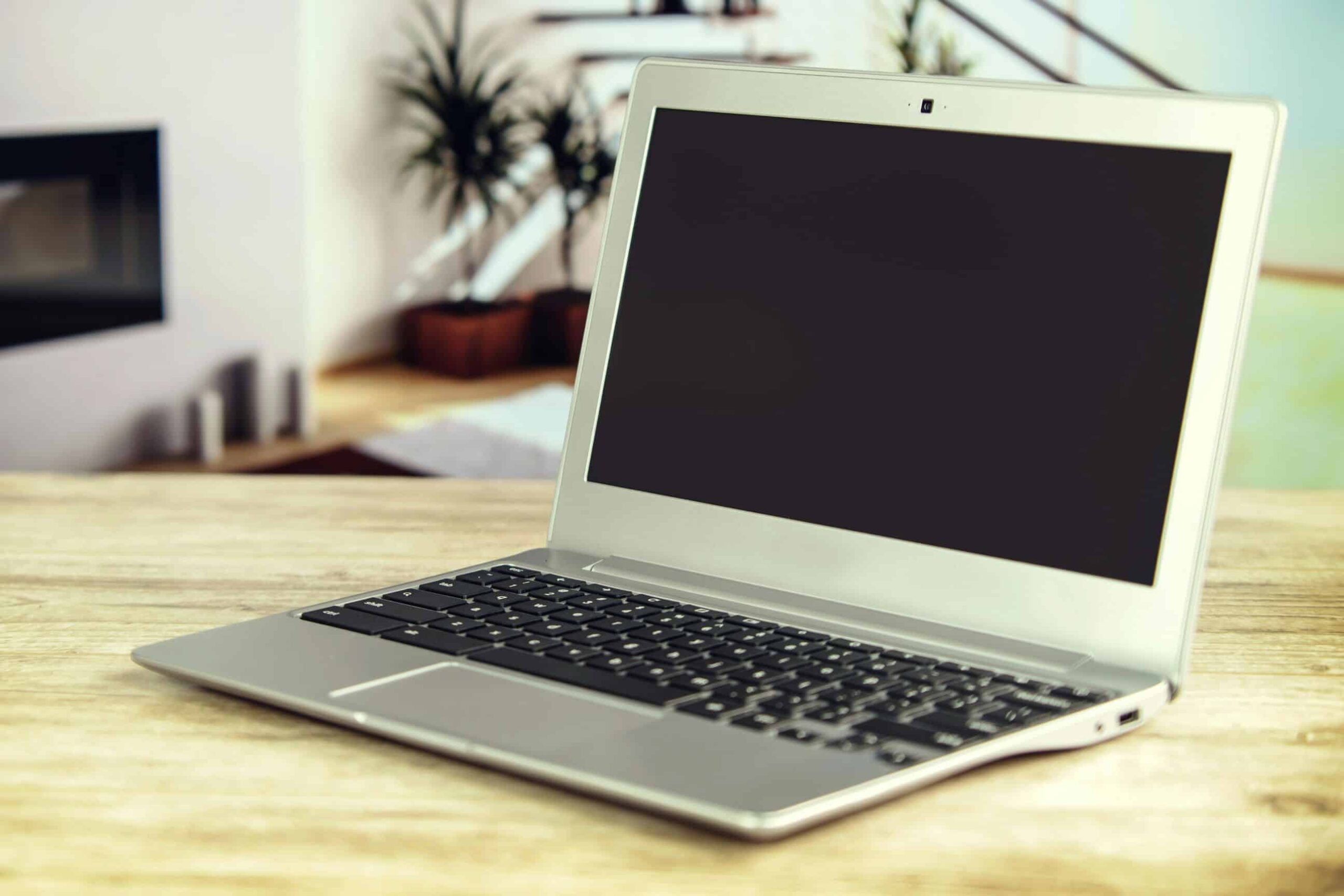 Technik IT POMOC pri oprave notebooku Razer v servisnom stredisku v Bratislave