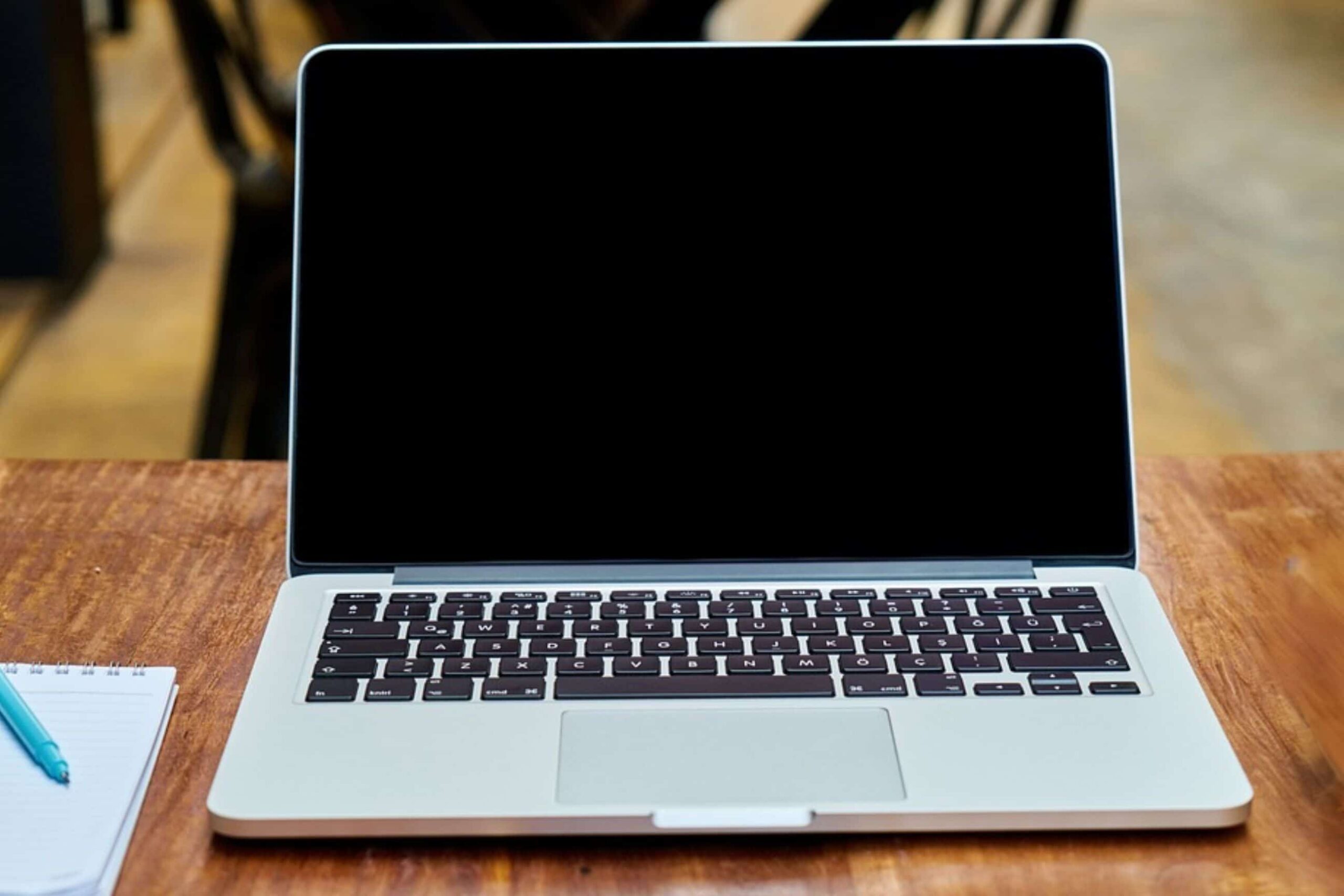 Technik IT POMOC pri oprave notebooku Xiaomi v servisnom stredisku v Bratislave